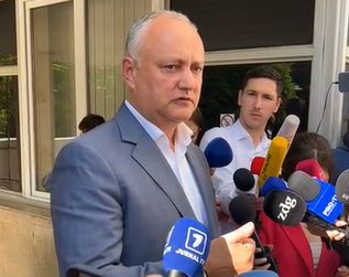 Primele declaratii ale fostului presedinte Igor Dodon, dupa ce a primit 30 de zile de arest la domiciliu - VIDEO Primele declaratii ale fostului presedinte Igor Dodon, dupa ce a primit 30 de zile de arest la domiciliu - VIDEO