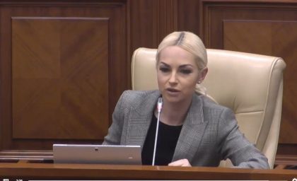 Marina Tauber solicita ca Ilan Sor sa aiba luare cuvant online. Igor Grosu: „A fost timp suficient sa cumpere un bilet si sa ajunga acasa” Marina Tauber solicita ca Ilan Sor sa aiba luare cuvant online. Igor Grosu: „A fost timp suficient sa cumpere un bilet si sa ajunga acasa”