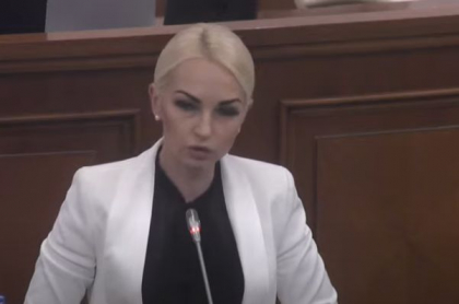 Declaratiile Marinei Tauber, inainte de a-i fi ridicata imunitatea parlamentara: „Acuzatiile care au fost aduse au ca scop sa ne terfeleasca imaginea in presa” Declaratiile Marinei Tauber, inainte de a-i fi ridicata imunitatea parlamentara: „Acuzatiile care au fost aduse au ca scop sa ne terfeleasca imaginea in presa”