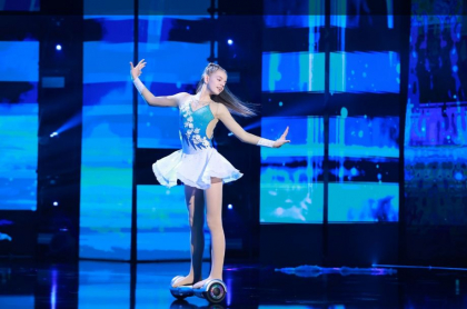 Romanii au talent 2022 FINALA: Bianca Ciocirlan a deschis seara cu un moment spectaculos de dans pe hoverboard Romanii au talent 2022 FINALA: Bianca Ciocirlan a deschis seara cu un moment spectaculos de dans pe hoverboard