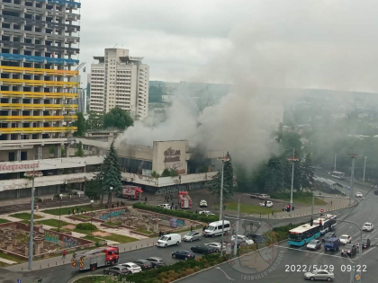 Incendiu la un fost restaurant din preajma Hotelului National. Pompierii au evacuat sase oameni ai strazii care se adaposteau in interior - FOTO Incendiu la un fost restaurant din preajma Hotelului National. Pompierii au evacuat sase oameni ai strazii care se adaposteau in interior - FOTO