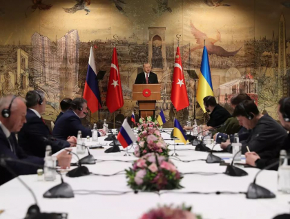 Erdogan anunta ca va discuta luni cu Putin si cu Zelenski. „Evenimentele evolueaza negativ cu fiecare zi care trece”