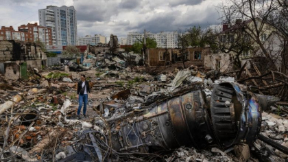 Un avion rusesc s-a prabusit peste o casa in Cernihiv: Locatarii au scapat ca prin minune, dar moartea a lovit cateva strazi mai incolo Un avion rusesc s-a prabusit peste o casa in Cernihiv: Locatarii au scapat ca prin minune, dar moartea a lovit cateva strazi mai incolo