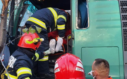 Un sofer de TIR din Republica Moldova a murit dupa ce a asteptat aproape o zi sa treaca granita in Romania Un sofer de TIR din Republica Moldova a murit dupa ce a asteptat aproape o zi sa treaca granita in Romania