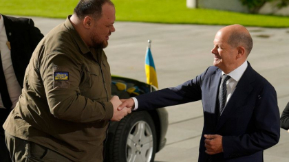 Presedintele Parlamentului ucrainean a mers la Berlin pentru a cere mai multe arme Germaniei