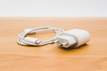 Telefoanele si tabletele din UE vor avea un singur tip de port de incarcare. Bruxellesul va anunta pe 7 iunie decizia Telefoanele si tabletele din UE vor avea un singur tip de port de incarcare. Bruxellesul va anunta pe 7 iunie decizia