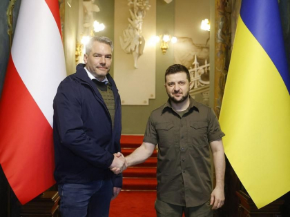 Cancelarul austriac cere o etapa intermediara de aderare a Ucrainei la UE: „In prezent, Ucraina se lupta pentru supravietuire” Cancelarul austriac cere o etapa intermediara de aderare a Ucrainei la UE: „In prezent, Ucraina se lupta pentru supravietuire”