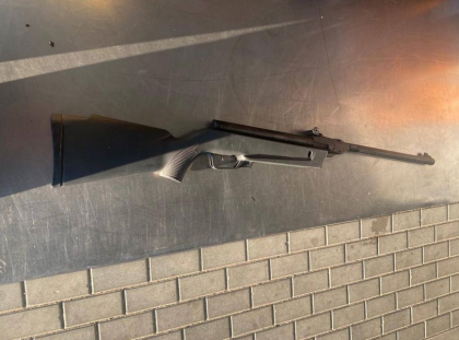A incercat sa intre in tara cu o arma pneumatica. Un barbat - retinut la vama Leuseni - FOTO A incercat sa intre in tara cu o arma pneumatica. Un barbat - retinut la vama Leuseni - FOTO