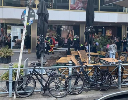 Berlin: Un mort si 30 de raniti dupa ce o masina a intrat intr-o multime Berlin: Un mort si 30 de raniti dupa ce o masina a intrat intr-o multime