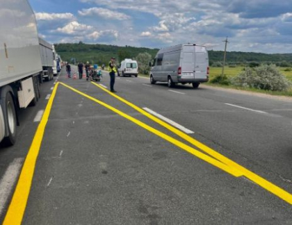 Primele marcaje pentru fluidizarea traficului rutier - desenate la vama Leuseni. Indemnul Politiei de Frontiera - FOTO