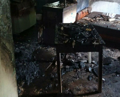 A ars in propria casa din cauza neatentiei in timpul fumatului. O femeie - gasita fara suflare de concubin, la Ribnita - GALERIE FOTO A ars in propria casa din cauza neatentiei in timpul fumatului. O femeie - gasita fara suflare de concubin, la Ribnita - GALERIE FOTO