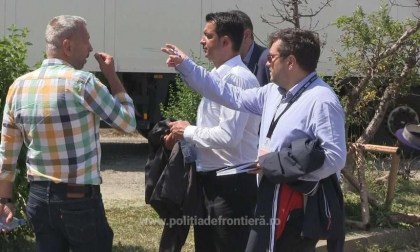 Culoar verde pentru camioanele goale si cele care transporta alimente perisabile, la frontiera cu Republica Moldova. Va fi suplimentat si personalul din punctele de Trecere a Frontierei Culoar verde pentru camioanele goale si cele care transporta alimente perisabile, la frontiera cu Republica Moldova. Va fi suplimentat si personalul din punctele de Trecere a Frontierei