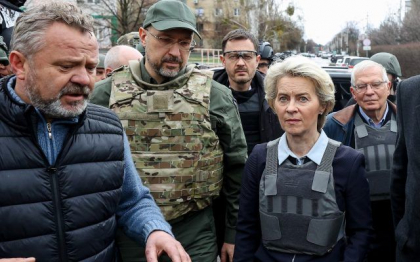 Von der Leyen: Statele UE se afla in fata unei „decizii istorice” privind candidatura Ucrainei la blocul comunitar. „Ucraina a realizat multe in ultimii ani, dar raman multe lucruri de facut”
Von der Leyen: Statele UE se afla in fata unei „decizii istorice” privind candidatura Ucrainei la blocul comunitar. „Ucraina a realizat multe in ultimii ani, dar raman multe lucruri de facut”