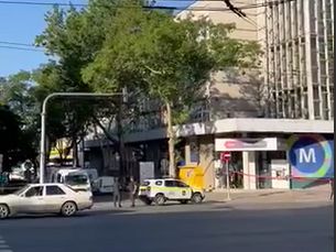 Alerta cu bomba la Moldtelecom - falsa. Oamenii legii cauta persoana vinovata - VIDEO Alerta cu bomba la Moldtelecom - falsa. Oamenii legii cauta persoana vinovata - VIDEO