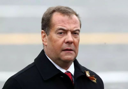 Medvedev ameninta cu atacuri rusesti asupra oraselor din vestul Ucrainei: „Calaretii Apocalipsei sunt pe drum”