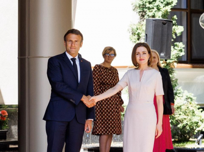 Emmanuel Macron despre cererea de aderare depusa de Republica Moldova: "Aceasta dorinta de a se alatura Uniunii Europene este perfect legitima" Emmanuel Macron despre cererea de aderare depusa de Republica Moldova: "Aceasta dorinta de a se alatura Uniunii Europene este perfect legitima"