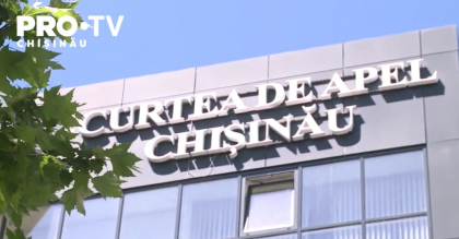 Sedintele de la Curtea de Apel Chisinau au fost intrerupte, in aceasta dimineata, dupa ce un barbat a sunat la polite si a anuntat ca in institutie a fost plasat un obiect explozibil Sedintele de la Curtea de Apel Chisinau au fost intrerupte, in aceasta dimineata, dupa ce un barbat a sunat la polite si a anuntat ca in institutie a fost plasat un obiect explozibil