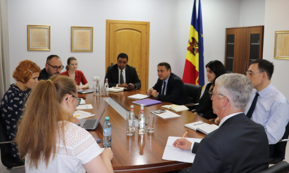 Reformarea sistemului de justitie - subiect discutat de catre Sergiu Litvinenco si o echipa de experti a Fondului Monetar International, aflati in vizita la Chisinau - FOTO Reformarea sistemului de justitie - subiect discutat de catre Sergiu Litvinenco si o echipa de experti a Fondului Monetar International, aflati in vizita la Chisinau - FOTO