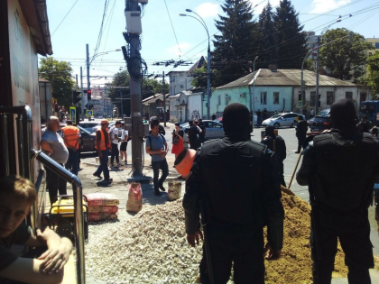 Primaria capitalei: „Muncitorii de pe santiere au fost stopati din cauza paradei” - FOTO Primaria capitalei: „Muncitorii de pe santiere au fost stopati din cauza paradei” - FOTO