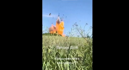 Cat de sus poate zbura turela unui blindat rusesc? Explozie spectaculoasa dupa un atac al ucrainenilor - VIDEO