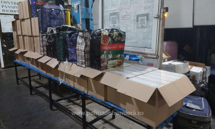 Au iesit din Moldova cu 40 de mii de pachete de tigari, insa vama din Romania le-au dat batai de cap. Doi soferi, un fost si un actual angajat vamal - retinuti la frontiera din tara vecina - FOTO
Au iesit din Moldova cu 40 de mii de pachete de tigari, insa vama din Romania le-au dat batai de cap. Doi soferi, un fost si un actual angajat vamal - retinuti la frontiera din tara vecina - FOTO