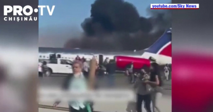 Un avion cu 126 de persoane la bord a luat foc, ieri, pe aeroportul International Miami. Flacarile au izbucnit in timp ce aeronava se pregatea sa aterizeze pe pista Un avion cu 126 de persoane la bord a luat foc, ieri, pe aeroportul International Miami. Flacarile au izbucnit in timp ce aeronava se pregatea sa aterizeze pe pista