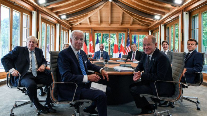 „Sacourile pe noi sau le dam jos?”. „Trebuie sa ne aratam pectoralii”. Cum au glumit liderii G7, ironizandu-l pe Putin