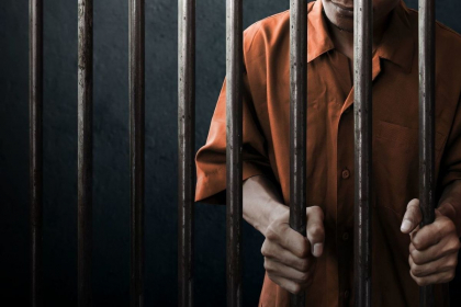 Un detinut a ajuns la terapie intensiva, dupa ce a primit mai multe lovituri de la colegul de celula. Administratia penitenciarului: "A avut loc o cearta care, spontan a degenerat in altercatie" Un detinut a ajuns la terapie intensiva, dupa ce a primit mai multe lovituri de la colegul de celula. Administratia penitenciarului: "A avut loc o cearta care, spontan a degenerat in altercatie"