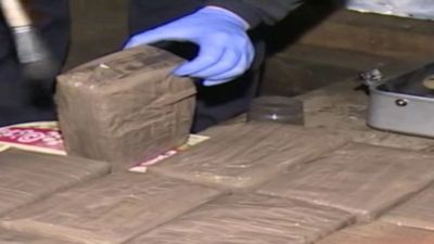 Membrul unui grup al organizatiei criminale „Borman” – extradat din Spania, pentru trafic de droguri. Acesta ar fi cumparat peste 10 kg de hasis