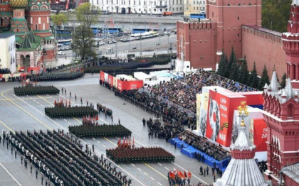 Rusia s-a apropiat de incapacitatea de plata, in lipsa informatiilor ca investitorii care detin obligatiuni internationale ale acesteia ar fi primit vreo plata. Rusii sustin ca isi platesc datoriile Rusia s-a apropiat de incapacitatea de plata, in lipsa informatiilor ca investitorii care detin obligatiuni internationale ale acesteia ar fi primit vreo plata. Rusii sustin ca isi platesc datoriile