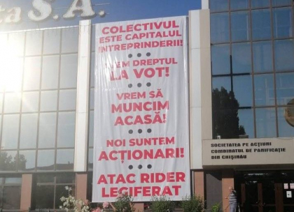 Greva la Franzeluta. Peste 2 mii de angajati - nemultumiti ca APP incearca sa schimbe conducerea intreprinderii. Slusari: „E nevoie de o sanctionare” Greva la Franzeluta. Peste 2 mii de angajati - nemultumiti ca APP incearca sa schimbe conducerea intreprinderii. Slusari: „E nevoie de o sanctionare”