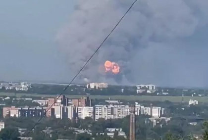 Efectele unei lovituri contra unui megadepozit de munitie rusesc: Incendii provocate la 10 km distanta, o dara de fum de 100 km ce se vede din satelit - FOTO/VIDEO Efectele unei lovituri contra unui megadepozit de munitie rusesc: Incendii provocate la 10 km distanta, o dara de fum de 100 km ce se vede din satelit - FOTO/VIDEO