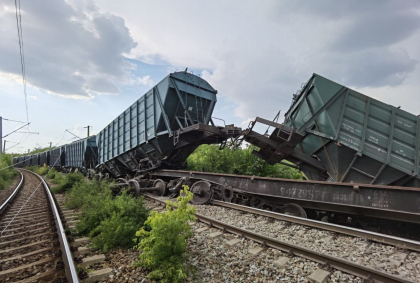  Accident feroviar la Iasi. Mai multe vagoane ale unui tren privat din Republica Moldova au deraiat de pe calea ferata - FOTO
