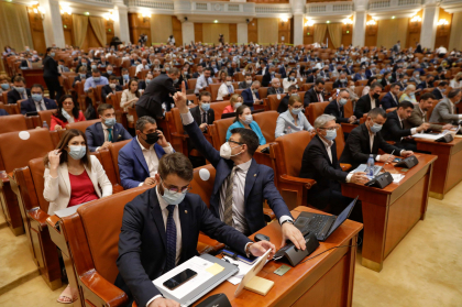 Un studiu arata ca politicienii traiesc mai mult decat ceilalti oameni. Care este explicatia cercetatorilor
Un studiu arata ca politicienii traiesc mai mult decat ceilalti oameni. Care este explicatia cercetatorilor