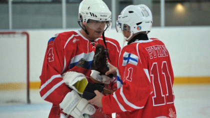 Presedintele finlandez spune ca nu va mai juca hochei cu Putin. Kremlin: „Nu duce lipsa de coechipieri” Presedintele finlandez spune ca nu va mai juca hochei cu Putin. Kremlin: „Nu duce lipsa de coechipieri”