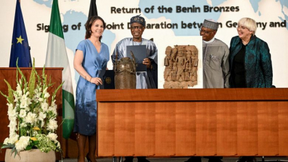 Germania a predat Nigeriei primele bronzuri de Benin furate in perioada coloniala: „Recunoastem atrocitatile comise” - FOTO Germania a predat Nigeriei primele bronzuri de Benin furate in perioada coloniala: „Recunoastem atrocitatile comise” - FOTO