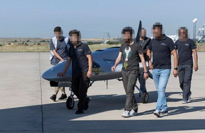 Lituania a primit drona Bayraktar destinata Ucrainei, pentru care sute de lituanieni au contribuit cu bani. Producatorul turc a anuntat ca refuza banii si o va oferi pe gratis. Suma stransa va fi trimisa Kievului prin ajutoare umanitare
Lituania a primit drona Bayraktar destinata Ucrainei, pentru care sute de lituanieni au contribuit cu bani. Producatorul turc a anuntat ca refuza banii si o va oferi pe gratis. Suma stransa va fi trimisa Kievului prin ajutoare umanitare