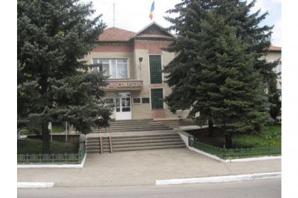 Alerta cu bomba la Cimislia. Primarul a anuntat despre posibila minare a Primariei - FOTO Alerta cu bomba la Cimislia. Primarul a anuntat despre posibila minare a Primariei - FOTO
