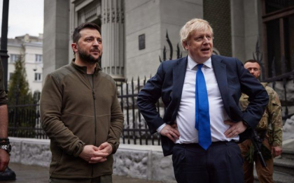 Boris Johnson i-a spus lui Zelenski ca Ucraina poate sa recastige teritoriile capturate de rusi Boris Johnson i-a spus lui Zelenski ca Ucraina poate sa recastige teritoriile capturate de rusi
