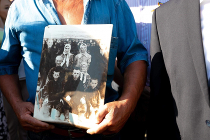 Ministrul Justitiei, la 73 de ani de la cel mai mare val de deportari: „In miez de noapte, peste 35 de mii de persoane au fost scoase fortat din casele lor, urcate in vagoane de vite, fara apa si mancare, si duse departe...” - FOTO Ministrul Justitiei, la 73 de ani de la cel mai mare val de deportari: „In miez de noapte, peste 35 de mii de persoane au fost scoase fortat din casele lor, urcate in vagoane de vite, fara apa si mancare, si duse departe...” - FOTO