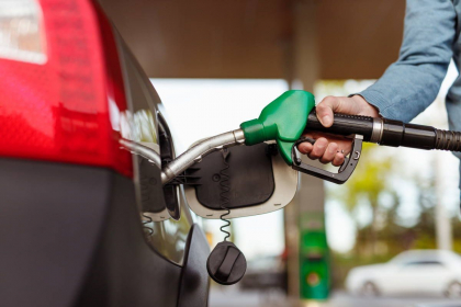 Carburnatii se ieftinesc. Cat vor achita soferii pentru motorina si benzina. ANRE: „Preturile au intrat intr-o curba de scadere” Carburnatii se ieftinesc. Cat vor achita soferii pentru motorina si benzina. ANRE: „Preturile au intrat intr-o curba de scadere”