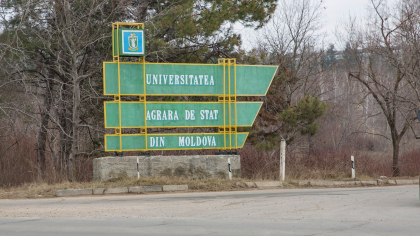 Studentii si angajatii Universitatatii Agrare de Stat din Moldova anunta ca maine vor iesi la protest in fata Guvernului, pentru a-si arata nemultumirea fata de reforma invatamantului superior - FOTO
