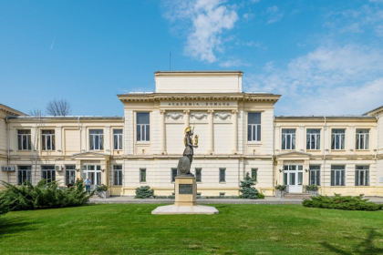 Academia Romana sustine protestul Academiei de Stiinte a Moldovei impotriva reformei invatamantului superior: „Aminteste de perioada dictaturii comuniste” Academia Romana sustine protestul Academiei de Stiinte a Moldovei impotriva reformei invatamantului superior: „Aminteste de perioada dictaturii comuniste”