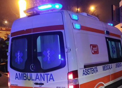 Accident grav la Orhei. Trei persoane - transportate la spital, dupa ce o motocicleta a lovit un pieton. Politia: „Soferul mergea cu viteza excesiva”