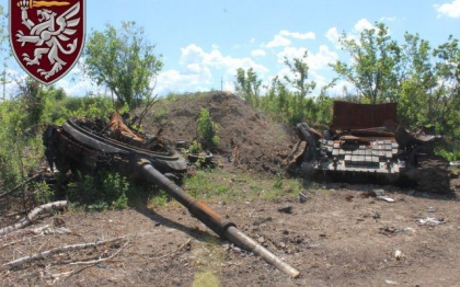 12 tancuri rusesti, distruse de parasutistii ucraineni (armata ucraineana) 12 tancuri rusesti, distruse de parasutistii ucraineni (armata ucraineana)