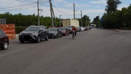 Trafic intensiv la vama Sculeni. Zeci de masini asteapta la coada pentru a parasi Republica Moldova. Precizarile Politiei de Frontiera - FOTO Trafic intensiv la vama Sculeni. Zeci de masini asteapta la coada pentru a parasi Republica Moldova. Precizarile Politiei de Frontiera - FOTO