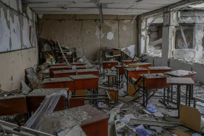 Rusia incepe rusificarea scolilor din zonele ocupate ale Ucrainei. Parintii sunt santajati ca isi vor pierde copiii. Profesorii, trimisi pentru „certificare” la Moscova Rusia incepe rusificarea scolilor din zonele ocupate ale Ucrainei. Parintii sunt santajati ca isi vor pierde copiii. Profesorii, trimisi pentru „certificare” la Moscova