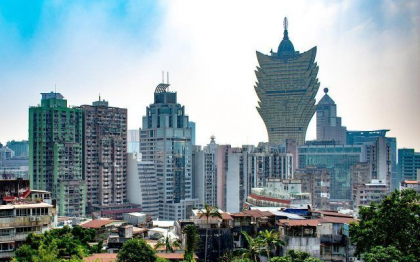 Macao, o regiune din China, isi inchide timp de o saptamana aproape toate activitatile comerciale si industriale, inclusiv cazinourile, din cauza noului val COVID-19 Macao, o regiune din China, isi inchide timp de o saptamana aproape toate activitatile comerciale si industriale, inclusiv cazinourile, din cauza noului val COVID-19