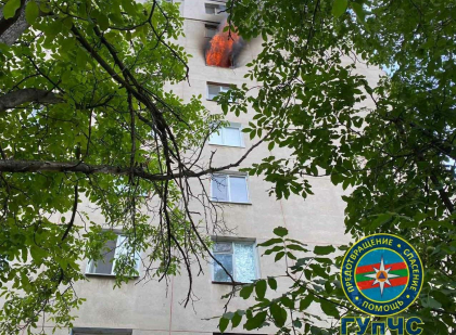 Un apartament din Tiraspol - curprins de flacari. Trei echipaje de pompieri au intervenit pentru a stinge focul. Imagini de la locul faptei - FOTO Un apartament din Tiraspol - curprins de flacari. Trei echipaje de pompieri au intervenit pentru a stinge focul. Imagini de la locul faptei - FOTO