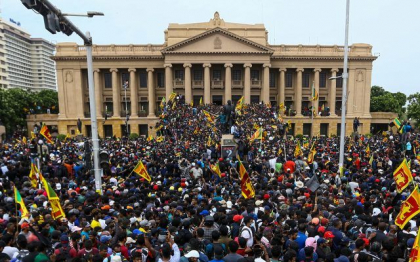 Criza din Sri Lanka: Presedintele a parasit tara cu un avion militar in urma protestelor masive. Gotabaya Rajapaksa a ajuns in Maldive Criza din Sri Lanka: Presedintele a parasit tara cu un avion militar in urma protestelor masive. Gotabaya Rajapaksa a ajuns in Maldive